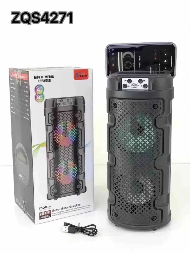 Enceinte ZQS-4271 utilisée en extérieur avec LED allumées.